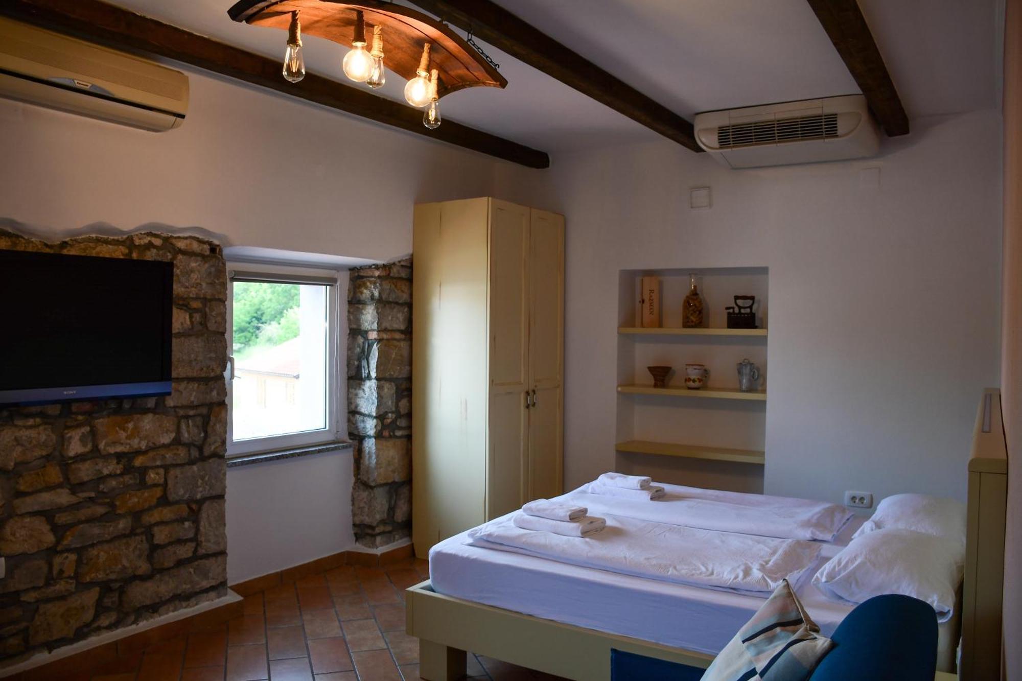 Razman Wine Rooms Gracisce Екстер'єр фото