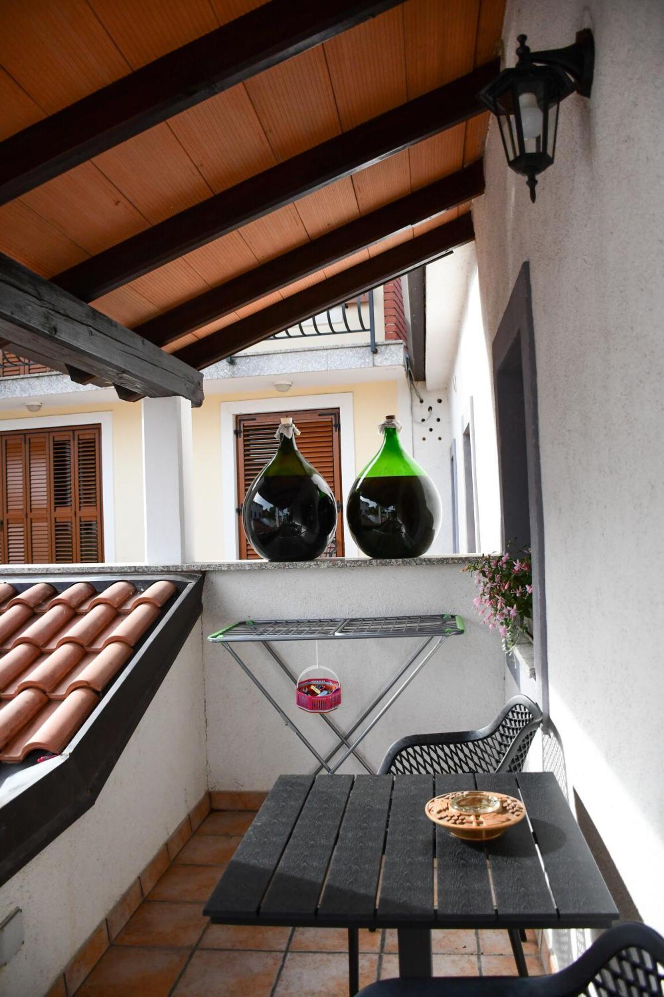 Razman Wine Rooms Gracisce Екстер'єр фото